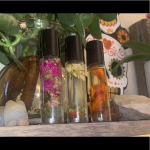 Essential oil roll on perfumes